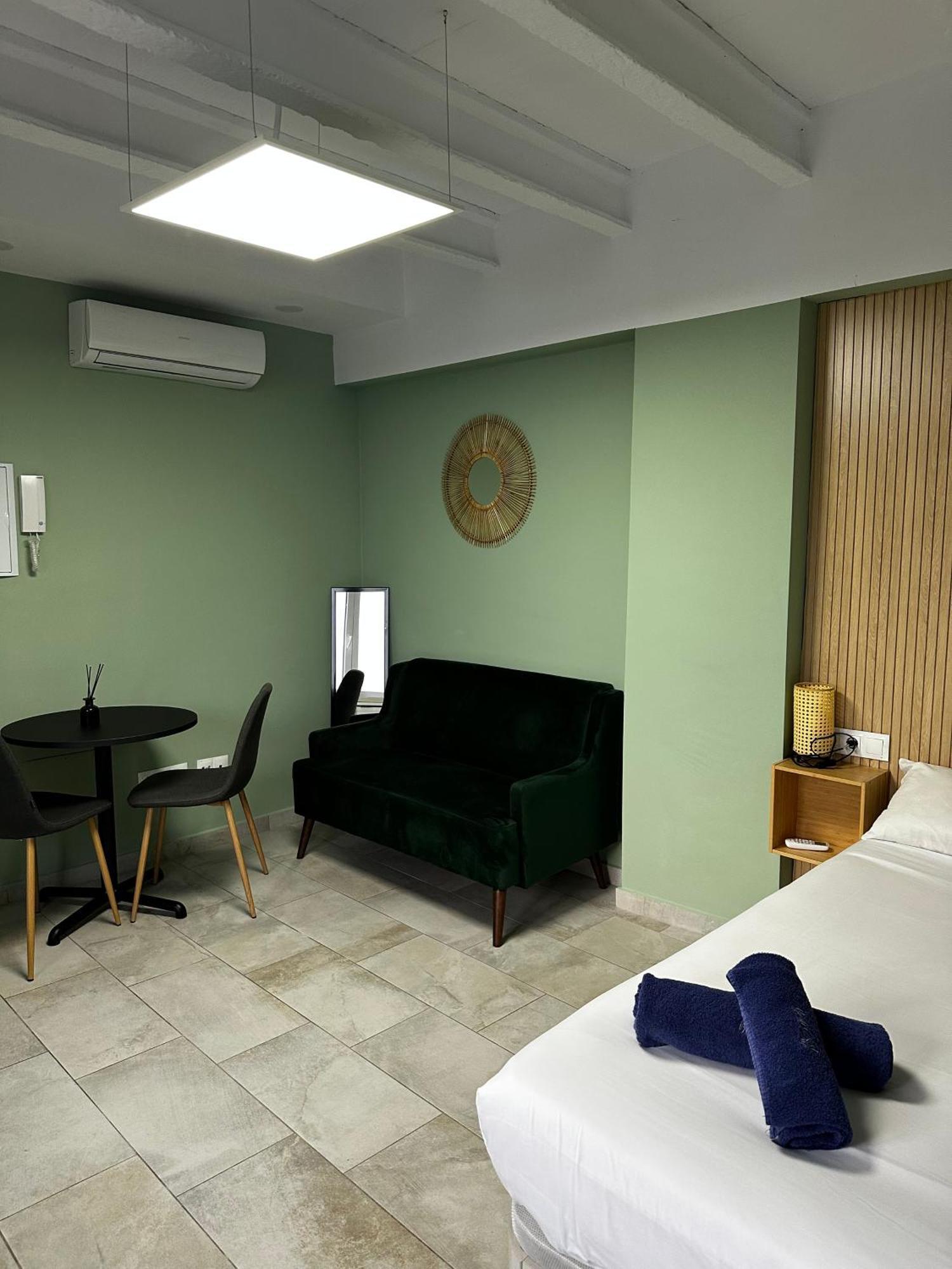 Lovely Studio Apartment With Terrace 马拉加 外观 照片